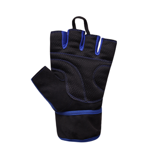 Die Handfläche des Handschuhs aus schwarzem, griffigem Material mit ergonomischen, blauen Doppelnähten und Belüftungslöchern. Am oberen Rand zwischen den Fingern ist eine stabile, schwarze Schlaufe als Ausziehhilfe befestigt