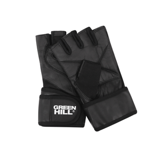Ein Paar fingerlose Damen-Fitnesshandschuhe DARK AURA von Green Hill komplett in Mattschwarz, übereinanderliegend auf weißem Hintergrund präsentiert. Der obere Handschuh zeigt die Handinnenfläche aus geschmeidigem Echtleder mit der charakteristischen, X-förmig gesteppten Polsterung. Der darunterliegende Handschuh zeigt die Handgelenkbandage mit der geschlossenen Klettverschluss-Lasche und dem markanten, weißen Green Hill Markenlogo auf schwarzem Grund.